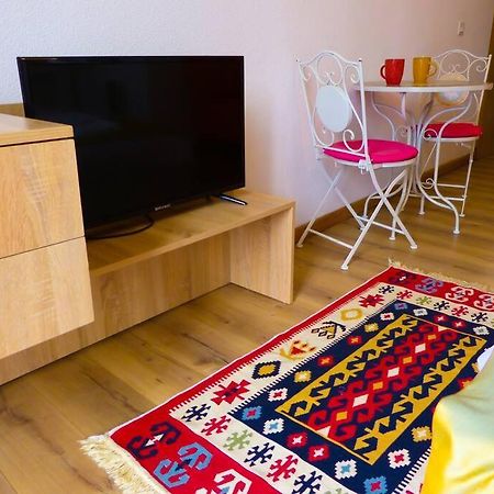 Live-Inn Stunning Apartment On Azneft Sq With President Palace & Old City Views Баку Екстер'єр фото