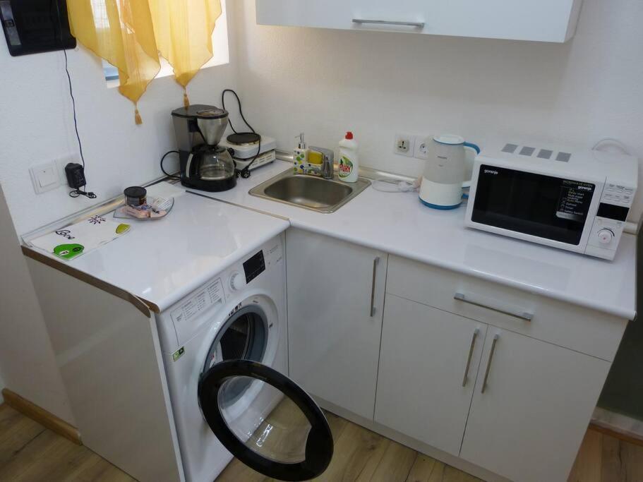 Live-Inn Stunning Apartment On Azneft Sq With President Palace & Old City Views Баку Екстер'єр фото
