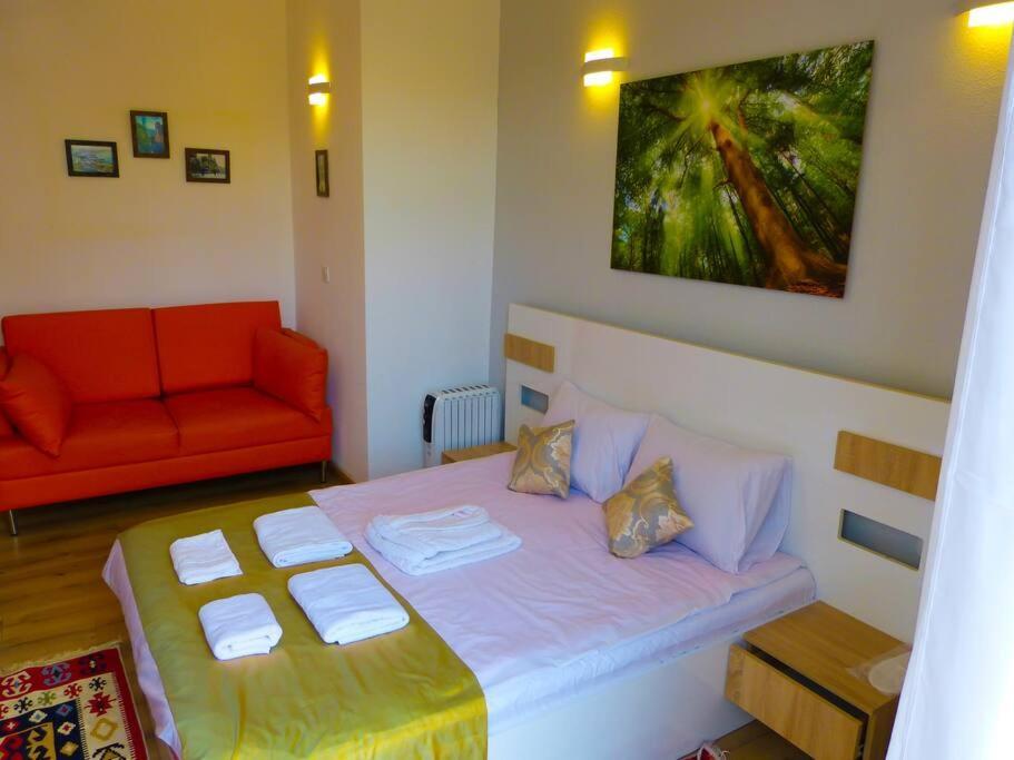 Live-Inn Stunning Apartment On Azneft Sq With President Palace & Old City Views Баку Екстер'єр фото