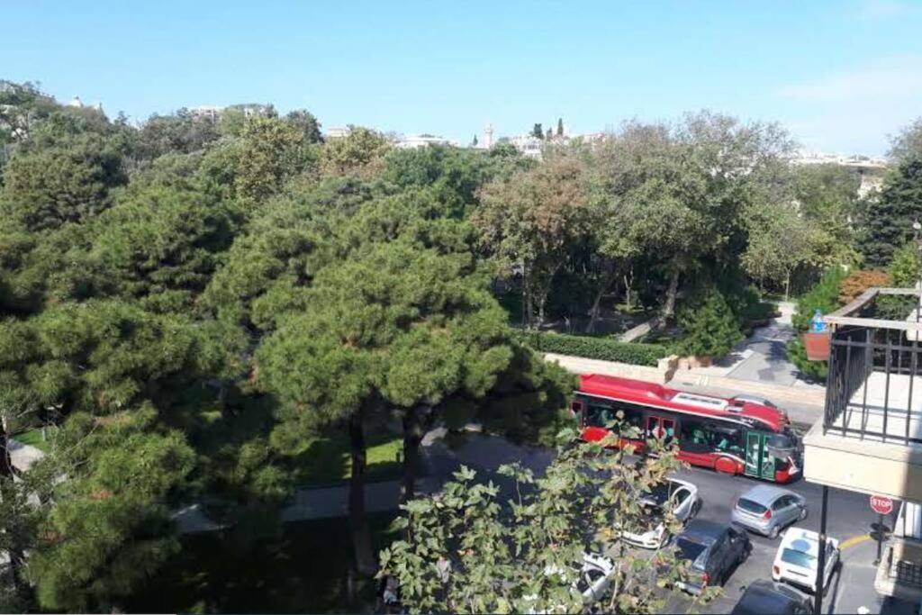 Live-Inn Stunning Apartment On Azneft Sq With President Palace & Old City Views Баку Екстер'єр фото