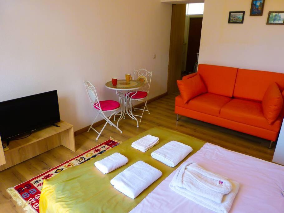 Live-Inn Stunning Apartment On Azneft Sq With President Palace & Old City Views Баку Екстер'єр фото